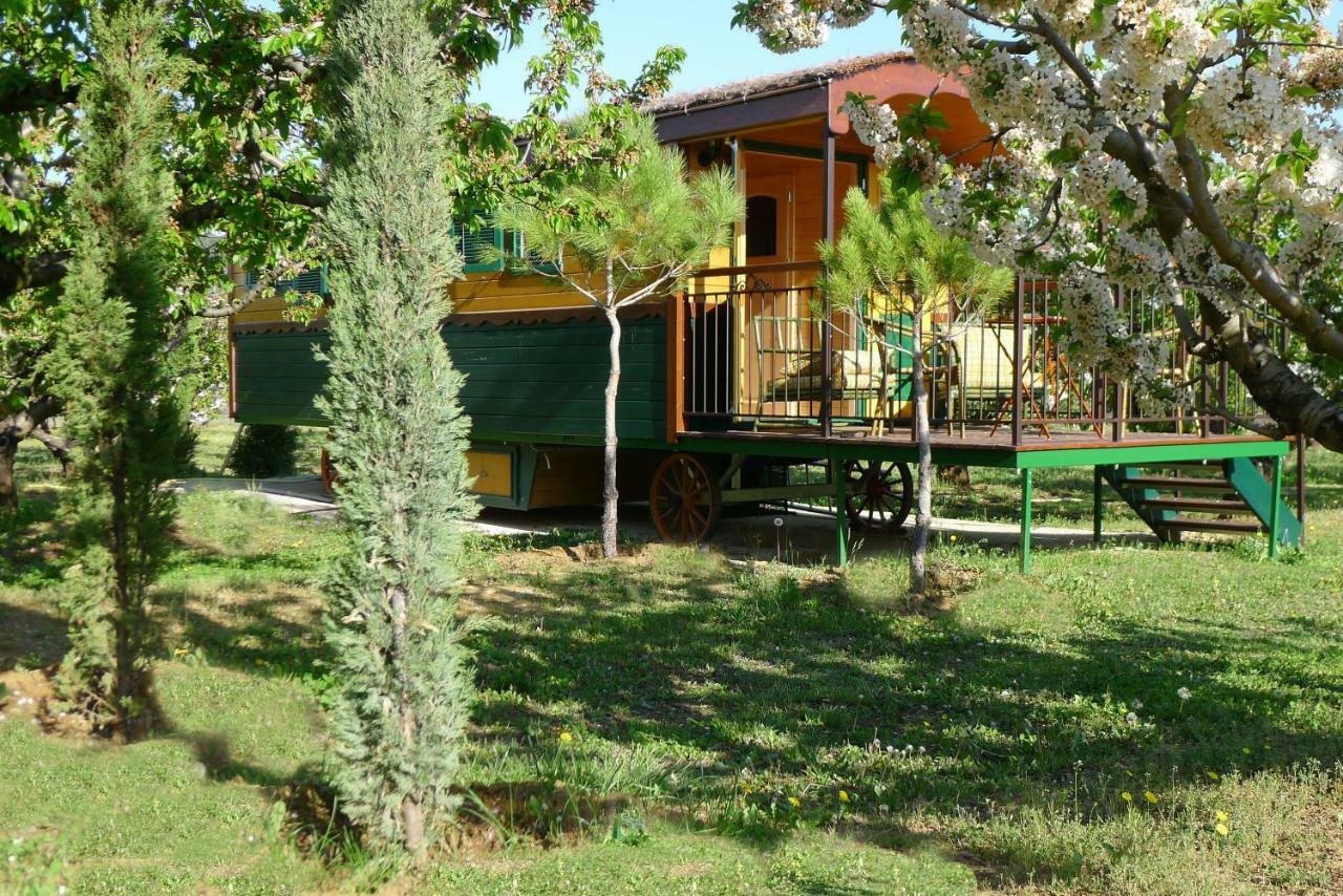Les Piegonnaises - 2 Roulottes Villa Exterior foto